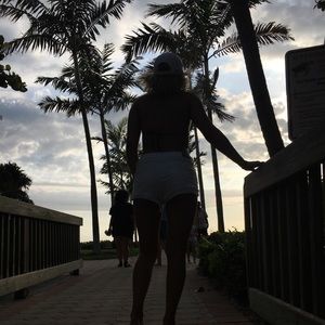 Meet your Posher, Leslie